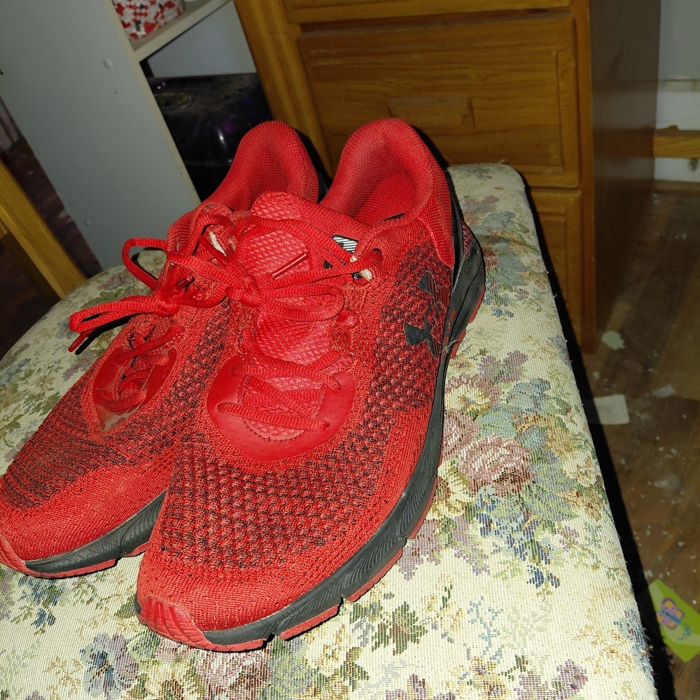 Under Armour HOVR Sneakers